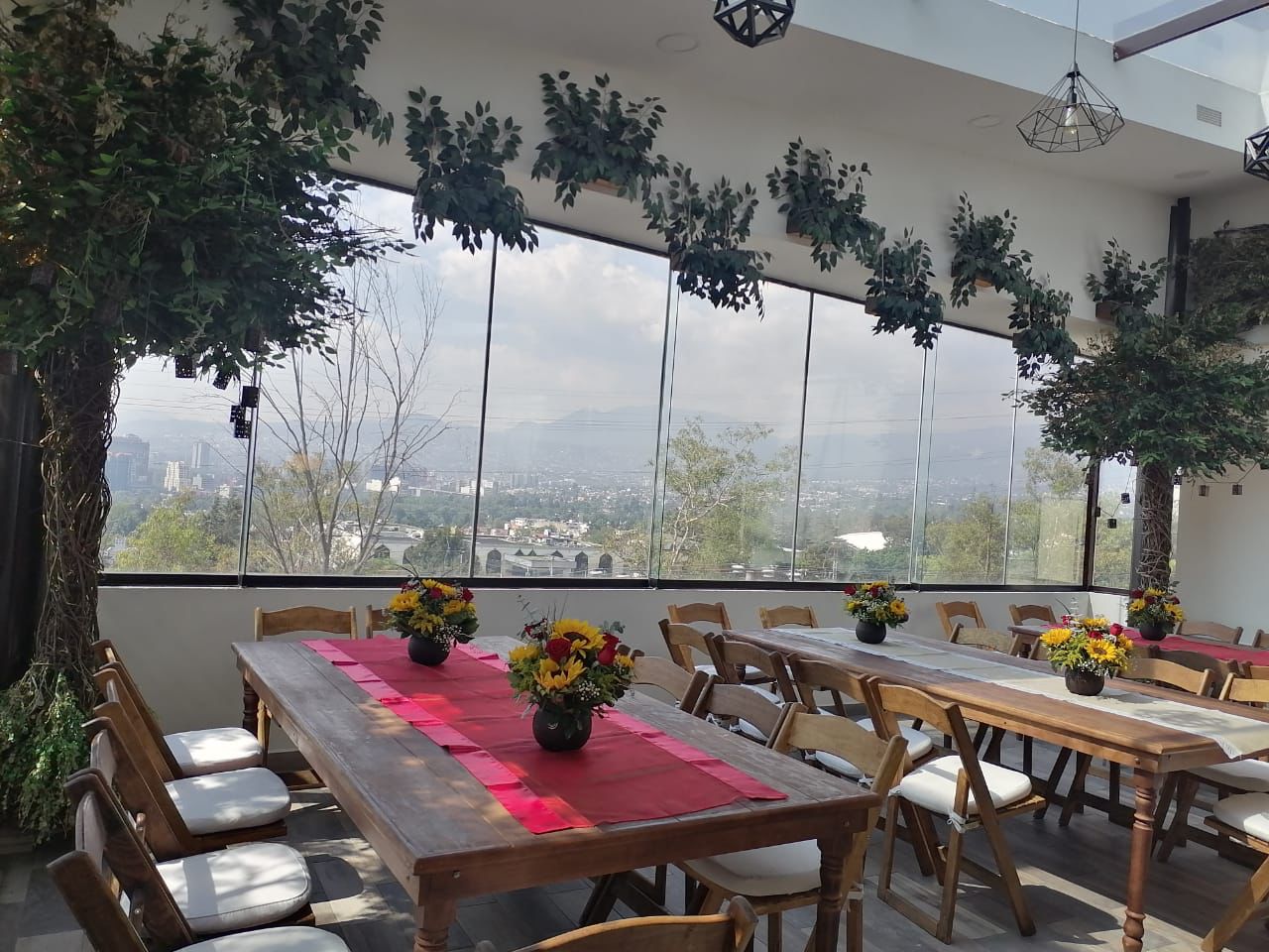 Paquete 100p Mesas y Sillas +Barra de pastas y ensaladas